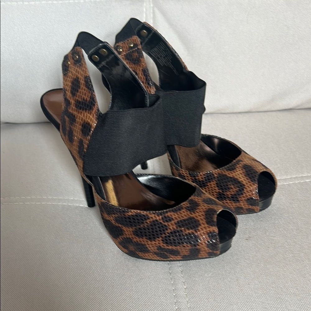 Vera Wang Simply Vera Women’s Brown and Black Heels Size 7.5